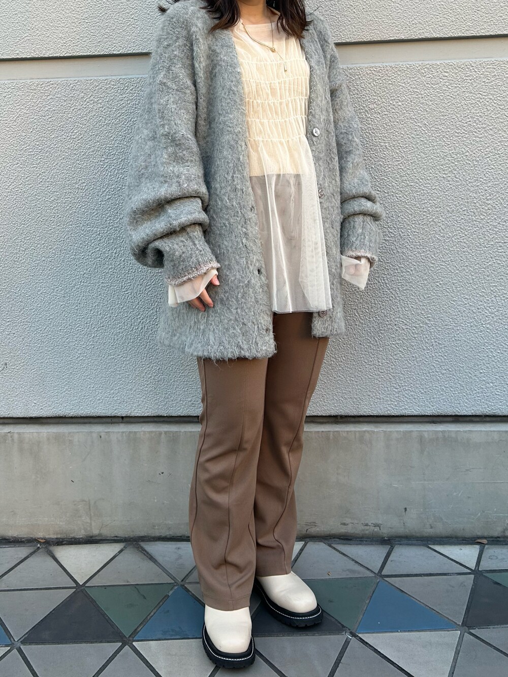 「新星WEARISTAにエントリー、秋冬コーデ、ブーツ、kastaneコーデ」｜「GUのアイテム（パンツ、ブラウン系）」を使った、HARUさん（レディース・155cm）の冬コーディネートの1枚目の写真