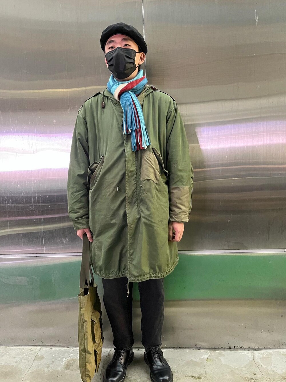 「冬のコーデ、vintage、寬鬆、anime、今日のコーデ、古著、M51、PARKA、Dr.Martens」｜「WILD BRICKSのアイテム（ハンチング/ベレー帽、ブラック系）」を使った、Leviさん（メンズ・174cm）の冬コーディネートの1枚目の写真