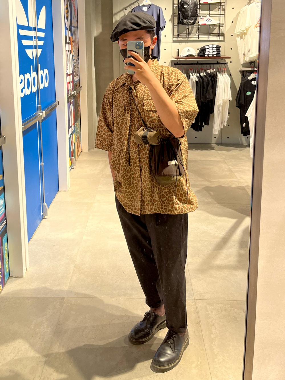 「ootd、夏、街頭穿搭、休閒、復古、BURLAP OUTFITTER、NORBIT BY HIROSHI NOZAWA、Dr.Martens、基礎款、leopard、豹紋」｜「WILD BRICKSのアイテム（ハンチング/ベレー帽、ブラック系）」を使った、Leviさん（メンズ・174cm）の夏コーディネートの1枚目の写真