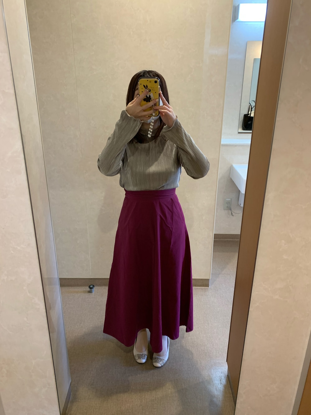 「ゆったりコーデ、秋のコーデ、シンプルコーデ、オトナカジュアル、秋トレンド2021、秋服準備はじめました」｜「URBAN RESEARCHのアイテム（スカート、ピンク系）」を使った、chocomintocotocoさん（レディース・155cm）の秋コーディネートの1枚目の写真