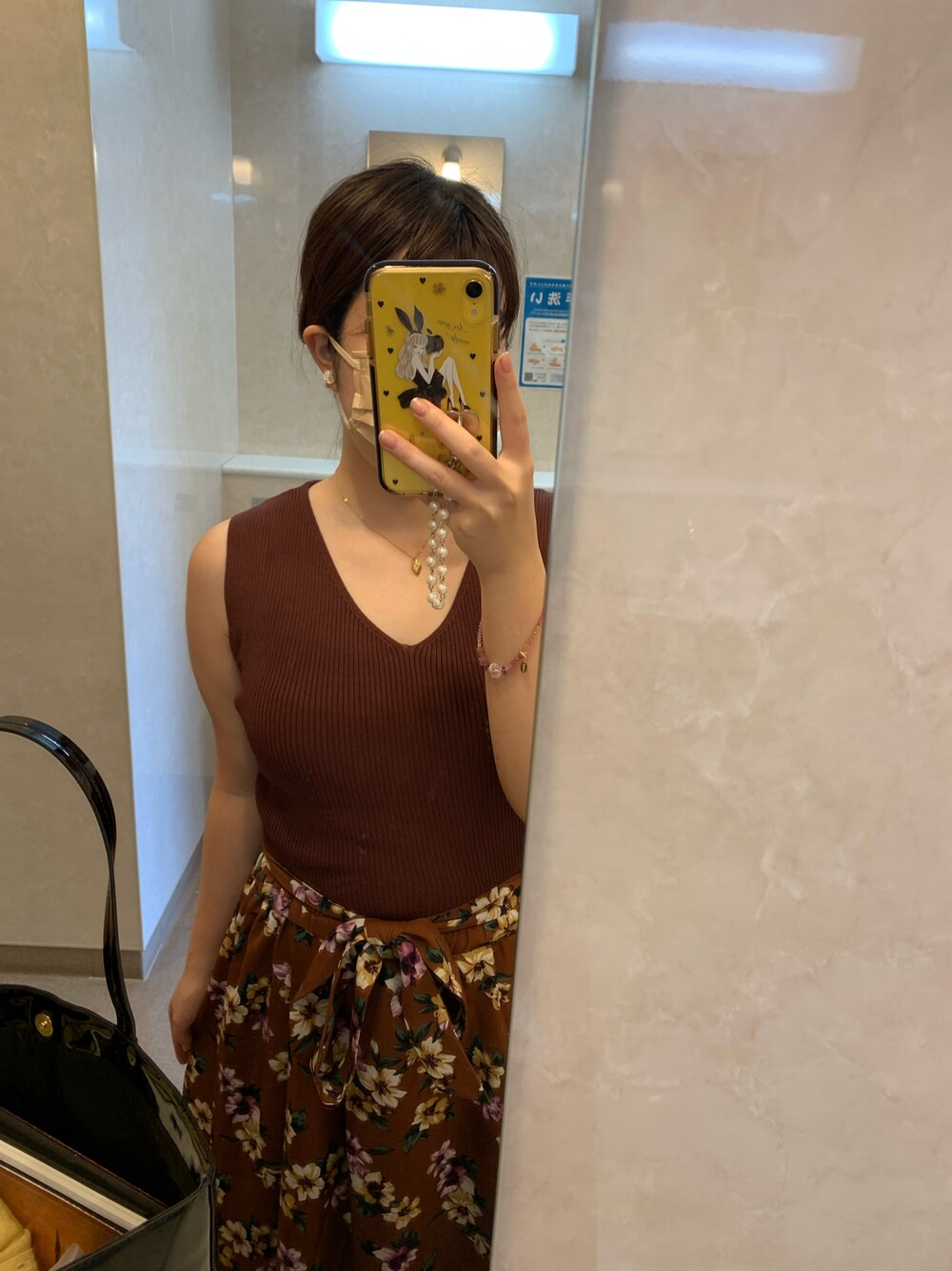 「秋コーデ、秋カラー、シンプル、低身長コーデ、ブラウン、ゆるコーデ、オトナ女子、キレイめ」｜「Andemiuのドッキングフラワーワンピース916198（ワンピース、ブラウン系）」を使った、chocomintocotocoさん（レディース・155cm）の秋コーディネートの1枚目の写真