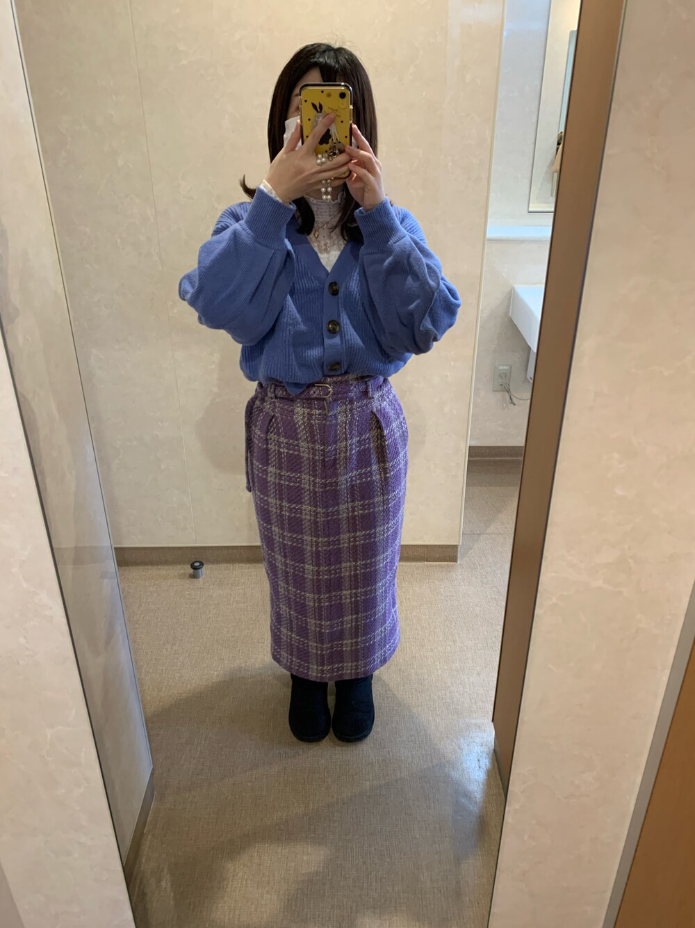 「SNIDELのアイテム（スカート、パープル系）」を使った、chocomintocotocoさん（レディース・155cm）の冬コーディネートの1枚目の写真