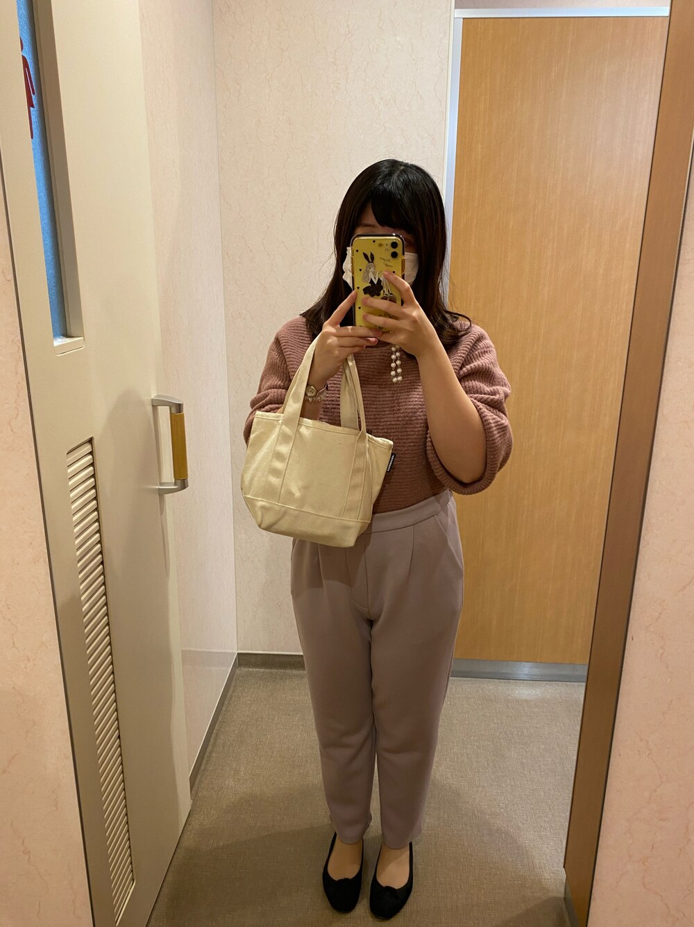 「cheriemonaのアイテム（パンツ、パープル系）」を使った、chocomintocotocoさん（レディース・155cm）の秋コーディネートの1枚目の写真