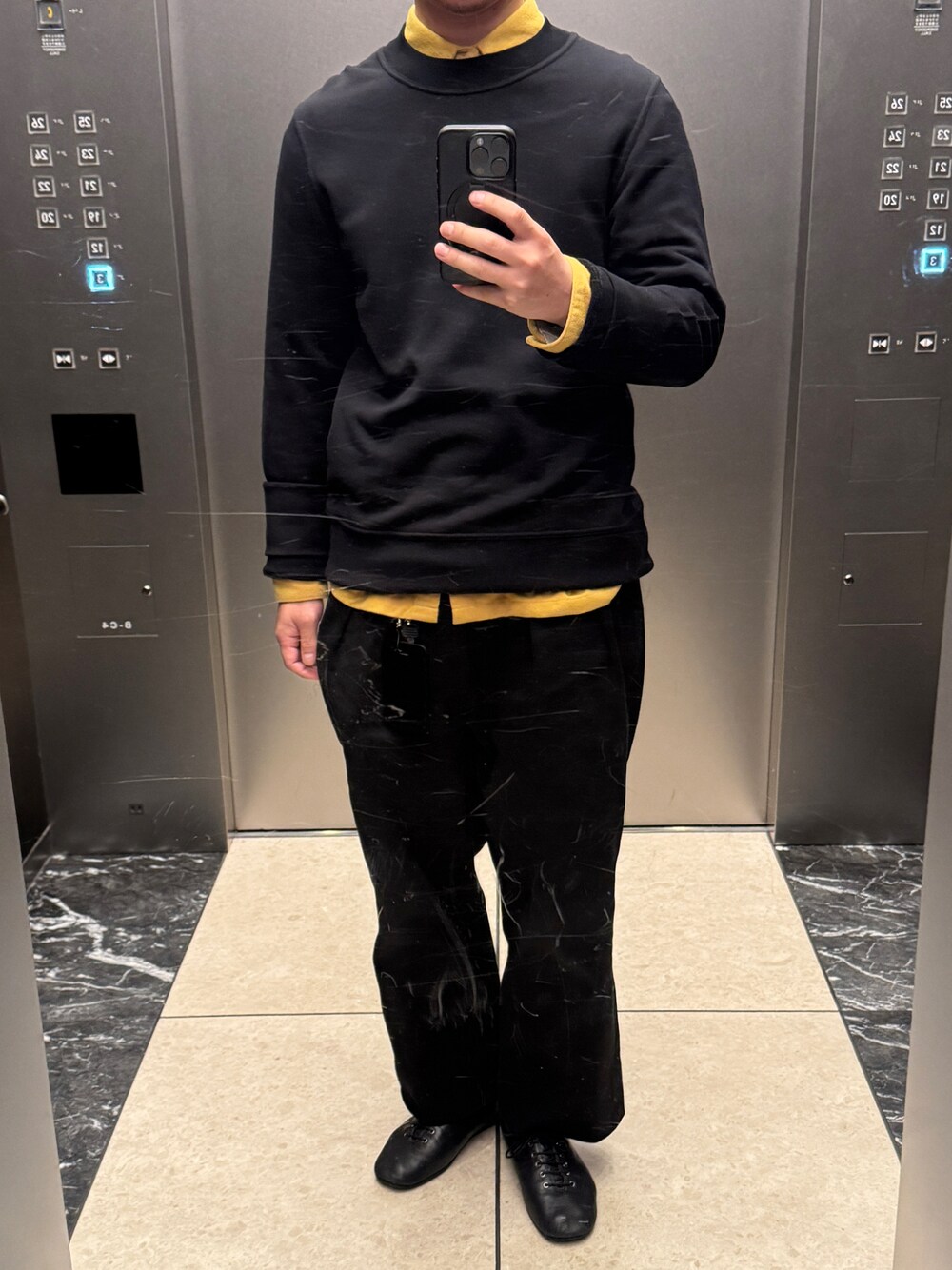 Ann DEMEULEMEESTERのスウェットを使った人気ファッション