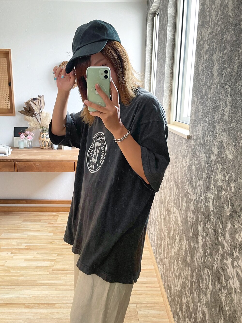 「ビッグシルエット、カジュアル、オーバーサイズ、古着MIX、休日コーデ、シンプルコーデ、プチプラコーデ、低身長、ゆるコーデ」｜「Championのアイテム（キャップ、ブラック系）」を使った、wakapiさん（レディース・153cm）の秋コーディネートの1枚目の写真