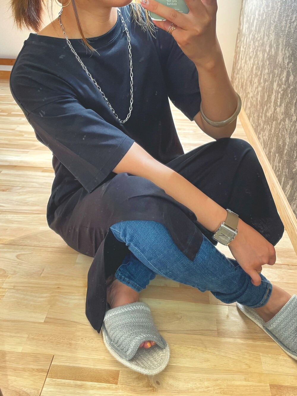 「シンプルコーデ、秋服準備はじめました、楽チンコーデ、プチプラコーデ、ワンピース、デニム、デニムパンツ、オトナカジュアル、スキニーデニム、レイヤードスタイル、ユニクロ、リーバイス、ブラック、低身長」｜「UNIQLOのマーセライズコットンロングTワンピース（半袖）（ワンピース、ブラック系）」を使った、wakapiさん（レディース・153cm）の夏コーディネートの1枚目の写真
