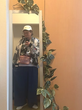 「KANGOL（カンゴール）のアイテム（キャップ、ホワイト系）」を使った、えちご屋さん（レディース・168cm）の春コーディネート