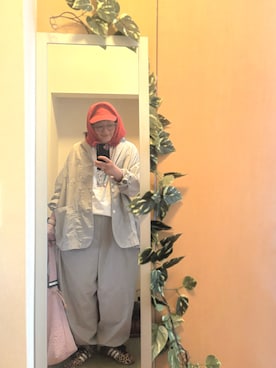 「CONTROL FREAK / CTFK（コントロールフリーク）のシアーターバン付きキャップ（帽子、レッド系）」を使った、えちご屋さん（レディース・168cm）の夏コーディネート