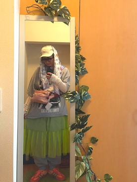 「KANGOL（カンゴール）のアイテム（帽子）」を使った、えちご屋さん（レディース・168cm）の春コーディネート