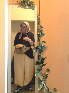 「古着のアイテム（トップス、ブラック系）」を使った、えちご屋さん（レディース・168cm）の秋コーディネート