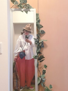 「CASTANO（カスターノ）のアイテム」を使った、えちご屋さん（レディース・168cm）の秋コーディネート