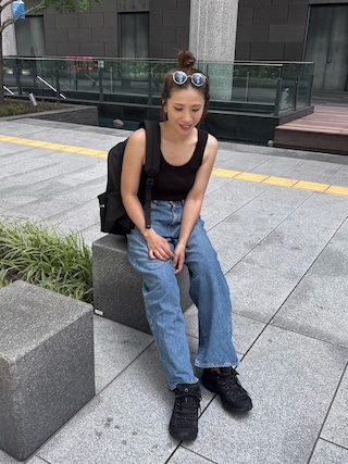「NEEDBY heritage（ニードバイヘリテージ）の【NEEDBY for ADAM ET ROPE'】別注 ANGIE（デニムパンツ）」を使った、NANAさん（レディース・162cm）の夏コーディネート