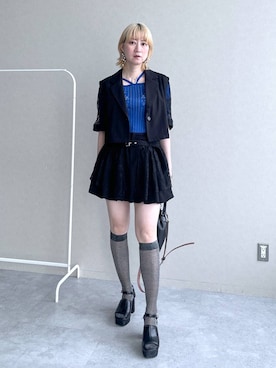 テーラードジャケット（グレー系）を使った「ミニスカート」の人気