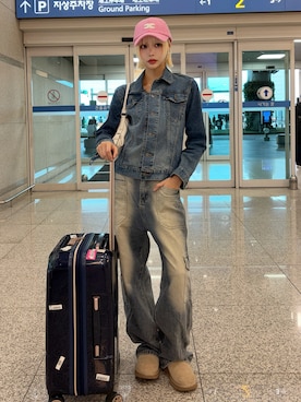 「アイテム（デニムジャケット）」を使った、愛都さん（レディース・163cm）の秋コーディネート