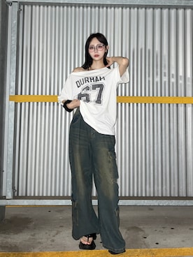 「WEGO（ウィゴー）のWEGO/【25年春夏新作】2WAYグラフィックワンショルBIGT（Tシャツ/カットソー）」を使った、愛都さん（レディース・163cm）の夏コーディネート