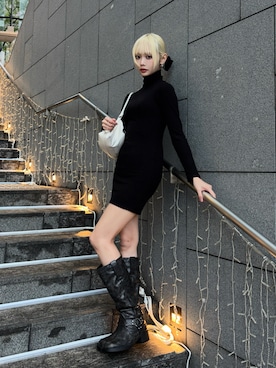 「アイテム（バレッタ/ヘアクリップ）」を使った、愛都さん（レディース・163cm）の秋コーディネート