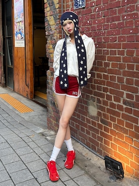 「アイテム（帽子）」を使った、愛都さん（レディース・163cm）の秋コーディネート