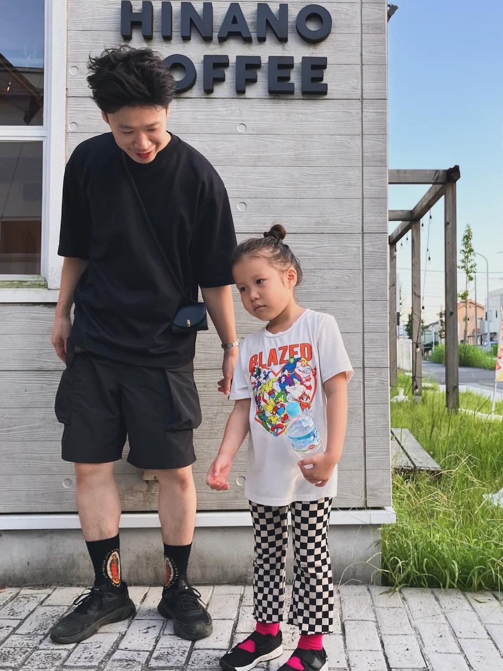 「お出かけコーデ、大人カジュアル、低身長コーデ、シンプルコーデ、ラフ、モノトーン、アウトドア、パンツスタイル、スポーツミックス、ユニクロ、UNIQLO、スニーカー、PUMA、オールブラック」｜「Portのマリア グラフィック ジャガード ソックス / クルーソックス（ソックス/靴下、ブラック系）」を使った、YANさん（メンズ・167cm）の夏コーディネートの1枚目の写真