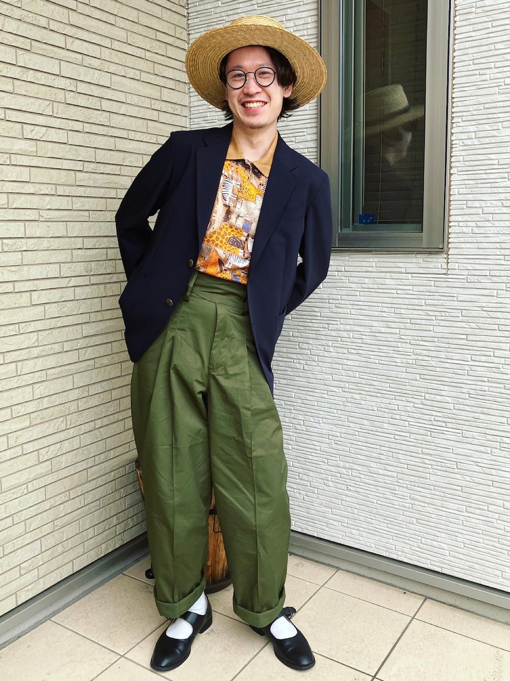 「夏コーデ、休日コーデ、メンズファッション、このスタイルがお気に入り、大人コーデ、今日のコーデ、革靴、ハット、カーキパンツ、夏、ミリタリーコーデ、ジャケット、アニマル柄、ポロシャツ、ハイウエスト」｜「POKER FACEのアイテム（メガネ、ブラック系）」を使った、YANさん（メンズ・167cm）の夏コーディネートの1枚目の写真