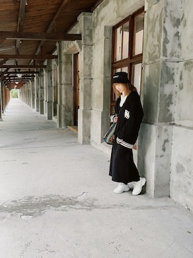 「アイテム（ノーカラーコート）」を使った、LaLa Priscillaさん（レディース・168cm）の春コーディネート