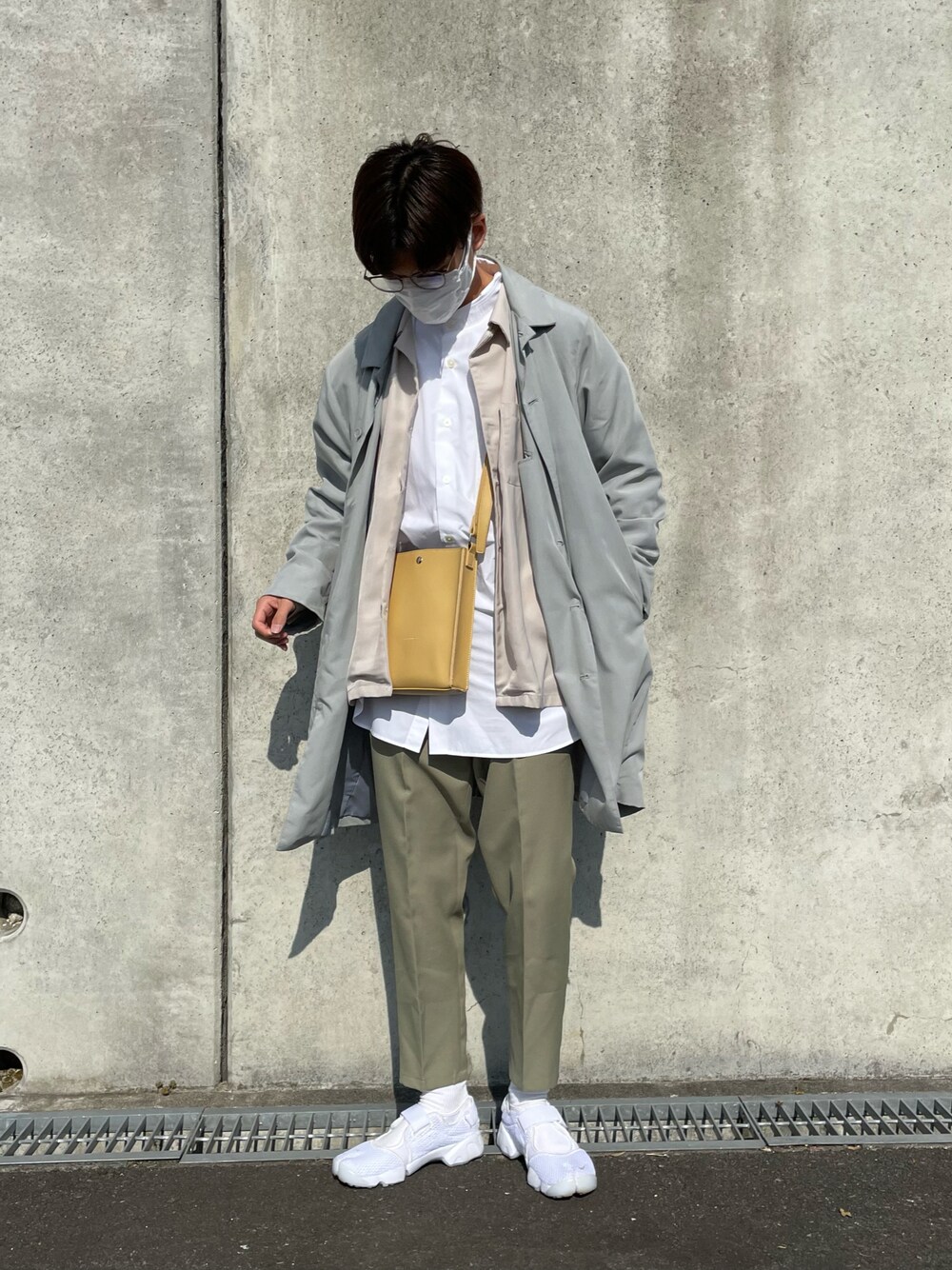 「今日のコーデ、ootd、春コーデ、シャツスタイル、ステンカラーコート、スクエアバッグ、オーバーサイズ、カラーパンツ、スラックス、エアリフト」｜「SENSE OF PLACE by URBAN RESEARCHのモダールステンカラーコート（ステンカラーコート、グリーン系）」を使った、oryuryusanさん（メンズ・170cm）の冬コーディネートの1枚目の写真