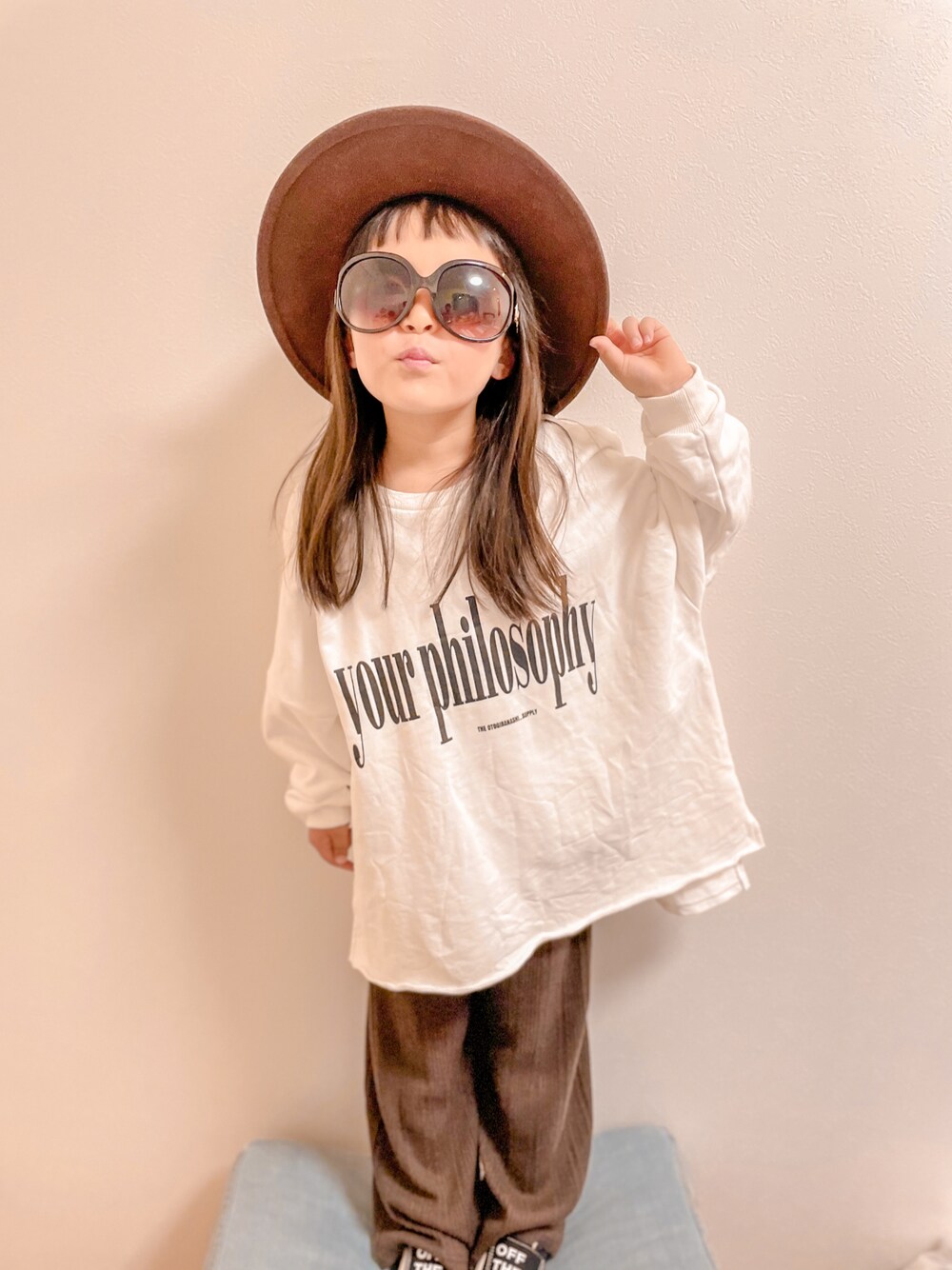 「キッズファッション、おしゃれさんと繋がりたい、おとばなコーデ、秋コーデ、おんなのこ、女の子コーデ、カジュアルコーデ、シンプル」｜「THE OTOGIBANASHI...SUPLLYのアイテム（ハット、ブラウン系）」を使った、🌴yunapi🏄‍♀️さん（キッズ・110cm）の秋コーディネートの1枚目の写真
