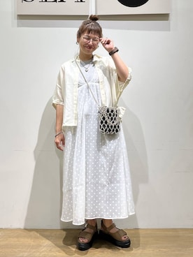 「BAYFLOW（ベイフロー）のビーズミニショルダーバッグ（ショルダーバッグ、シルバー系）」を使った、mocoさん（レディース・165cm）の夏コーディネート