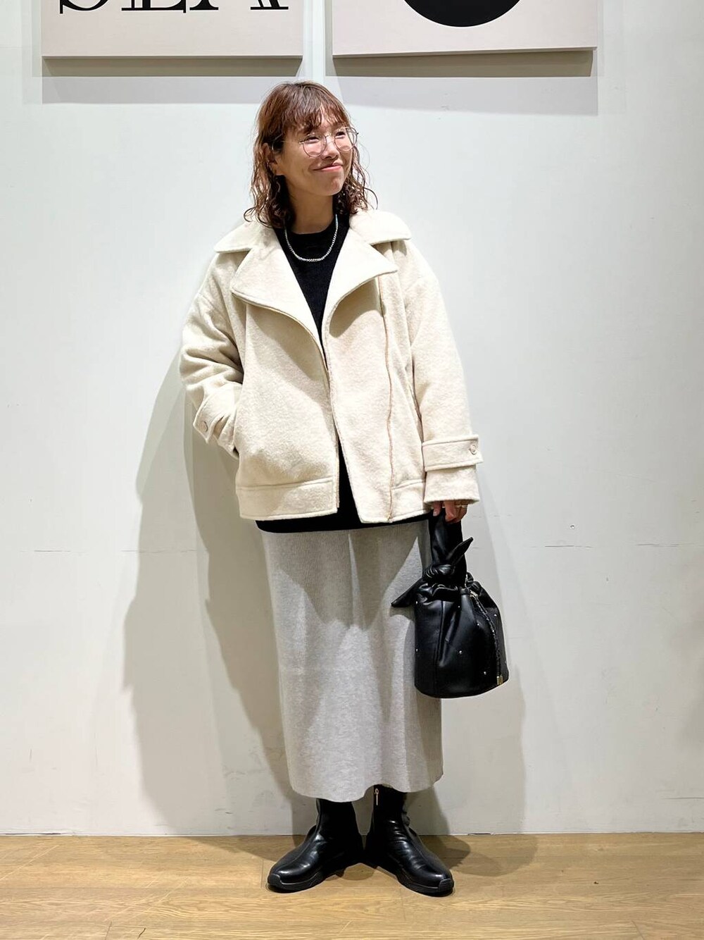 「ナチュラル、ゆったり、ユニセックス、BAYFLOW、カジュアル、秋コーデ、冬コーデ」｜「BAYFLOWの[肌触りの良いコットンウール素材]ニットリブタイトスカート（スカート、グレー系）」を使った、mocoさん（レディース・165cm）の秋コーディネートの1枚目の写真