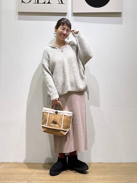 「アイテム（アクセサリー、グレー系）」を使った、mocoさん（レディース・165cm）の冬コーディネート