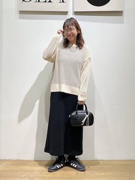 「BAYFLOW（ベイフロー）のチェーンチャームミニボストン（ハンドバッグ、ブラック系）」を使った、mocoさん（レディース・165cm）の春コーディネート