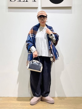 「アイテム（ストール/ショール）」を使った、mocoさん（レディース・165cm・40代）の秋コーディネート