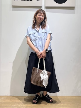 「BAYFLOW（ベイフロー）の[ショートとロングで選べる着丈]シアーワークシャツ（シャツ/ブラウス、ブルー系）」を使った、mocoさん（レディース・165cm）の夏コーディネート
