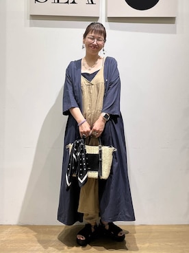 「BAYFLOW（ベイフロー）の[セミストレートシルエットで登場!!]RPタックジョガーパンツ（その他パンツ、ベージュ系）」を使った、mocoさん（レディース・165cm）の夏コーディネート