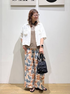 「BAYFLOW（ベイフロー）の[ヴィンテージ感のある風合い]ピグメントロゴ半袖Tシャツ（Tシャツ/カットソー、ブラウン系）」を使った、mocoさん（レディース・165cm）の夏コーディネート