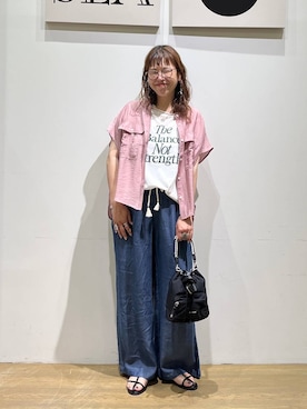 「BAYFLOW（ベイフロー）の[しなやかな素材感]ライトオンスデニムワイドパンツ（デニムパンツ、ブルー系）」を使った、mocoさん（レディース・165cm）の春コーディネート