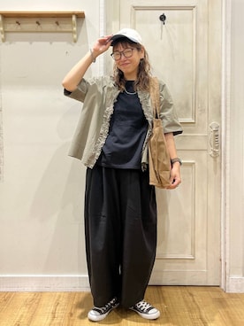 「studio CLIP（スタディオクリップ）の【Keds】ロゴトート（トートバッグ、ブラウン系）」を使った、mocoさん（レディース・165cm）の夏コーディネート