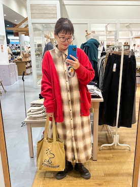 「アイテム（カーディガン/ボレロ）」を使った、mocoさん（レディース・165cm・40代）の秋コーディネート