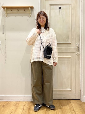 「studio CLIP（スタディオクリップ）のコットンサテンタックワイドパンツ[プチ・プラスサイズあり]（その他パンツ、グリーン系）」を使った、mocoさん（レディース・165cm）の春コーディネート