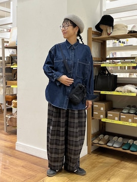 「アイテム（財布）」を使った、mocoさん（レディース・165cm）の秋コーディネート