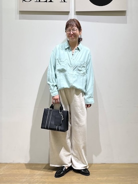 「BAYFLOW（ベイフロー）の[簡単ブラウジング仕様]2WAYスタンダードシャツ（シャツ/ブラウス、グリーン系）」を使った、mocoさん（レディース・165cm）の春コーディネート