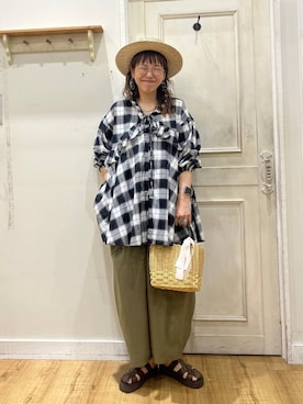 「BAYFLOW（ベイフロー）の［トレンド対応］カンカン帽（ハット、ベージュ系）」を使った、mocoさん（レディース・165cm）の夏コーディネート