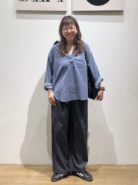 「BAYFLOW（ベイフロー）の[WEB限定カラー＆サイズ有り]イージースラックスパンツ（スラックス、ブルー系）」を使った、mocoさん（レディース・165cm）の秋コーディネート
