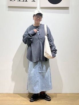「アイテム（ジャンパースカート）」を使った、mocoさん（レディース・165cm）の秋コーディネート