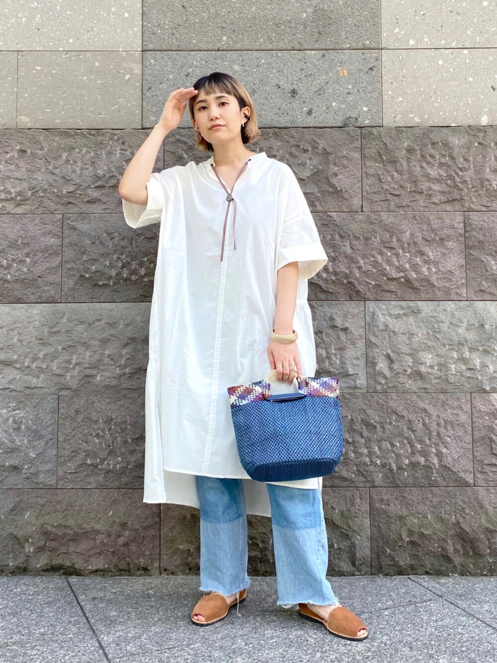 「earPAPILLONNER、ワンマイルウェア、ワンピース、ティアードチュニック、夏コーデ、かごバッグ」｜「ear PAPILLONNERのメッシュテープ2WAYショルダーバッグ（ショルダーバッグ、ブルー系）」を使った、おぎむさん（レディース・158cm）の夏コーディネートの1枚目の写真