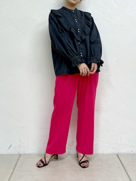 「ダンガリーシャツ」｜「アイテム（スラックス）」を使った、saori shikiさん（レディース・158cm）の夏コーディネート