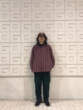 「デザートブーツ」｜「アイテム（キャップ）」を使った、Takuyaさん（メンズ・176cm）の冬コーディネート