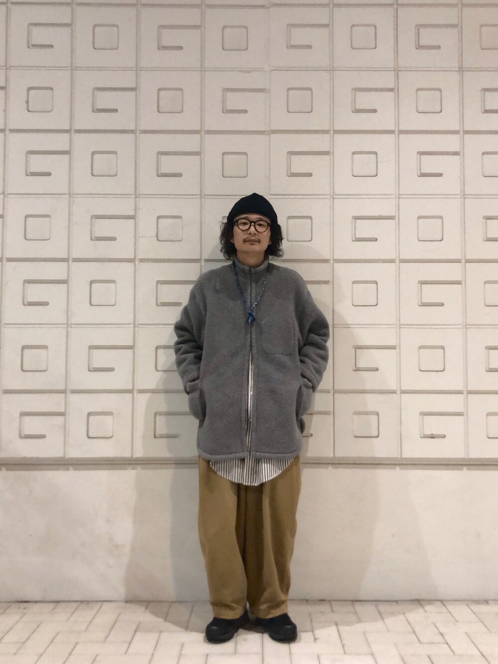 「ootd、レイヤードスタイル、COMESANDGOES、ニットキャップ、Porter Classic、フリースシャツジャケット、フリースジャケット、ロングシャツ、サーカスパンツ、New Balance、990v5」｜「COMESANDGOESの【COMES AND GOES / カムズアンドゴーズ】 STANDARD KNIT（ニットキャップ/ビーニー、ブラック系）」を使った、Takuyaさん（メンズ・176cm）の冬コーディネートの1枚目の写真