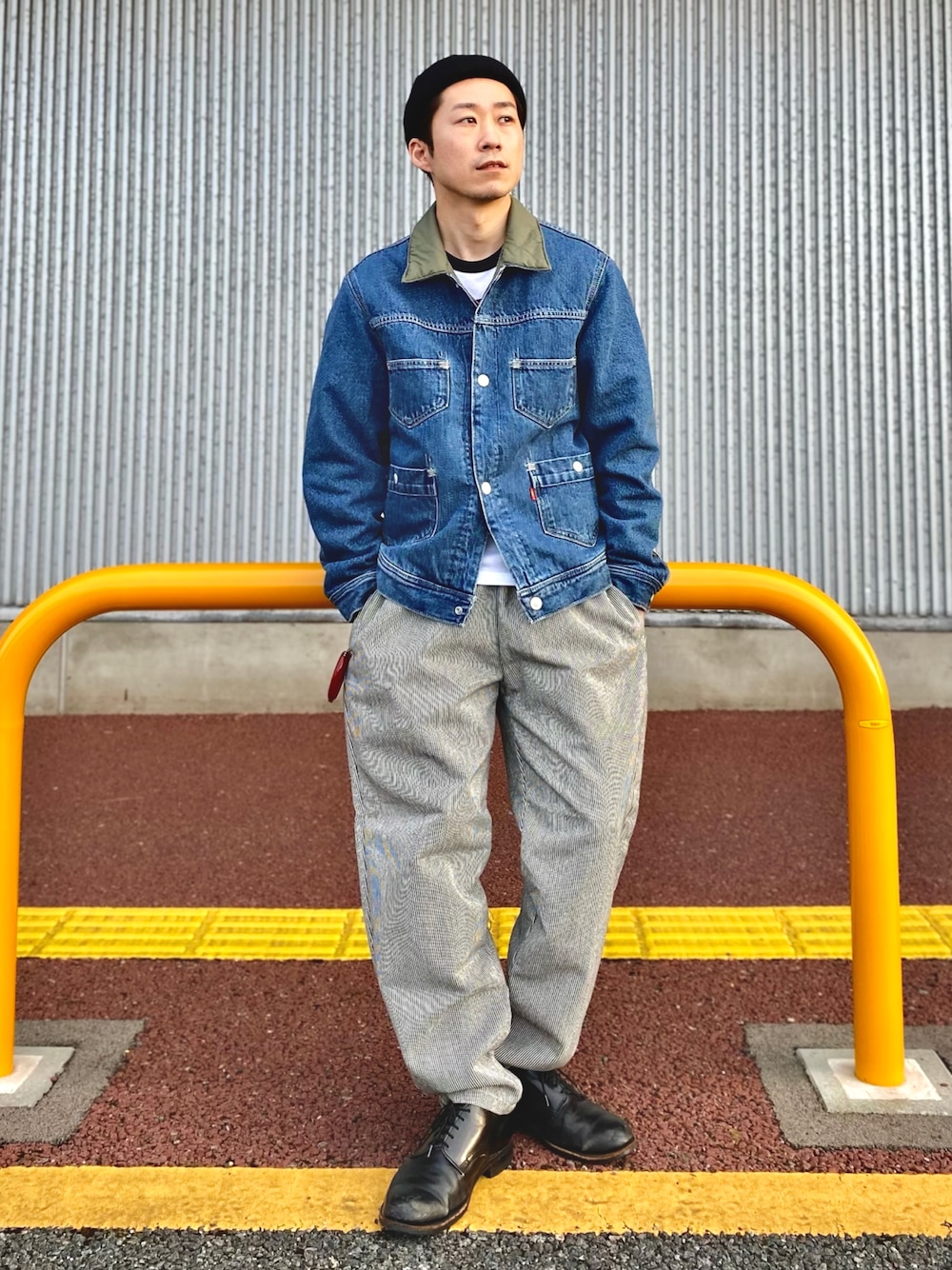 「ラブアンドピース2021、カジュアルコーデ、おしゃれさんと繋がりたい、秋のコーデ、お洒落さんとつながりたい、低身長コーデ、秋服準備はじめました、Gジャン、デニムジャケット、キルティング、ミリタリー、シェフパンツ、ヒッコリー、ワイドパンツ、Right-on」｜「Levi's REDのアイテム（ジャケット/アウター、ブルー系）」を使った、IGAYUIさん（メンズ・167cm）の秋コーディネートの1枚目の写真