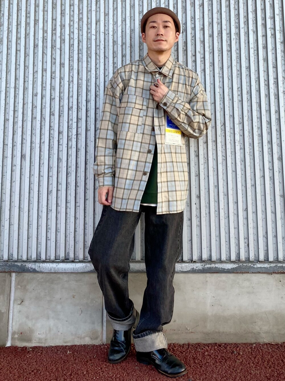 「秋、大人カジュアル、秋コーデ、おしゃれさんと繋がりたい、ストリート、大人コーデ、ブラック、VANS、低身長コーデ、チェックシャツ、チェック、ブラックデニム、Right-on、ニット帽、ビッグシルエット」｜「BACK NUMBERの【BACK NUMBER】ビッグシルエットチェック柄CPOシャツ【セットアップ対応】（シャツ/ブラウス、グリーン系）」を使った、IGAYUIさん（メンズ・167cm）の秋コーディネートの1枚目の写真