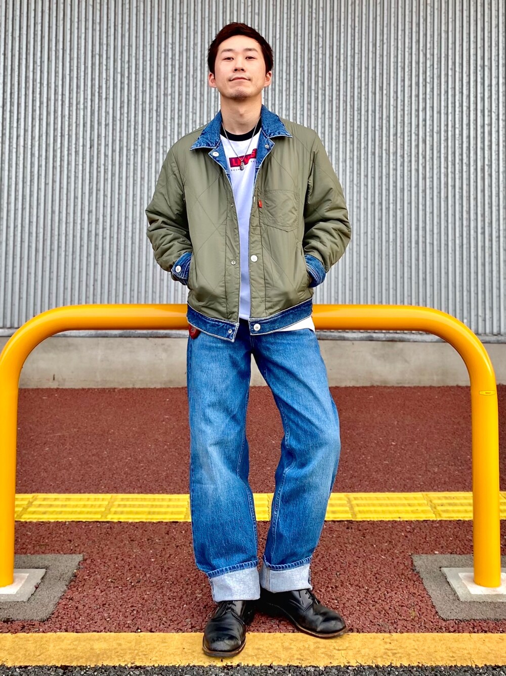 「ラブアンドピース2021、カジュアルコーデ、おしゃれさんと繋がりたい、秋のコーデ、低身長コーデ、Gジャン、デニムジャケット、ワイドデニム、デニムパンツ、ミリタリー、ビンテージ、Right-on、LEVI'S RED、Levi's、アメカジ」｜「Levi's REDのアイテム（ジャケット/アウター、ブルー系）」を使った、IGAYUIさん（メンズ・167cm）の秋コーディネートの1枚目の写真